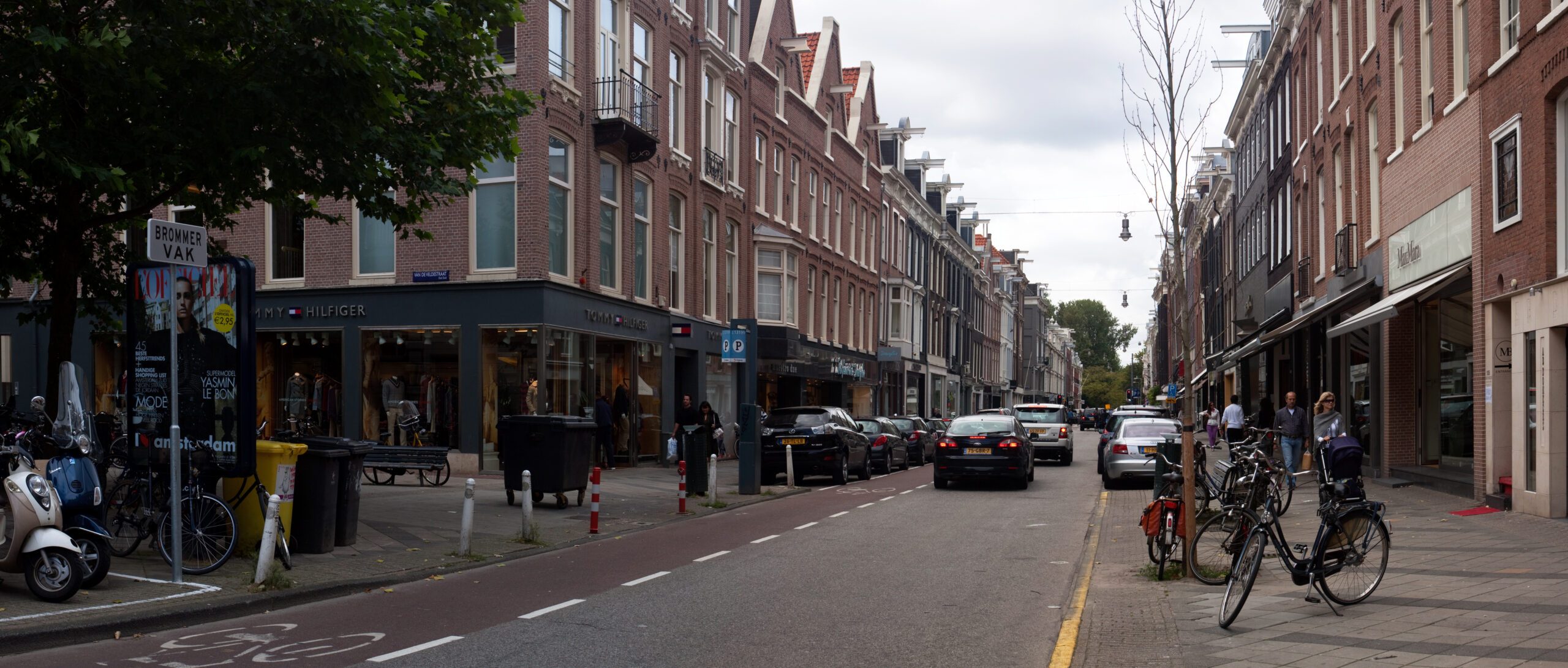 P.C. Hooftstraat luxe winkelstraat in Amsterdam met designerwinkelpuien