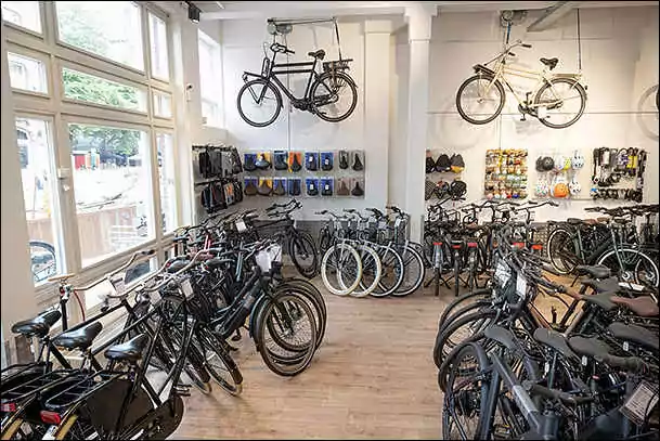 amsterdam oud zuid black bikes