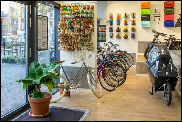 black bikes amsterdam east muiderpoort