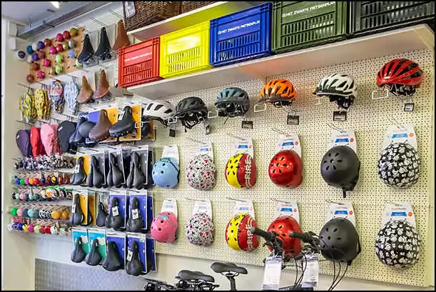 black bikes bike helmet rentals in the hague