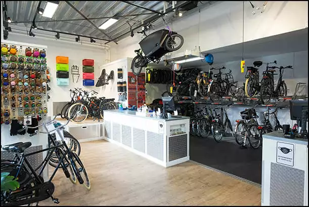 black bikes bike rentals amsterdam east