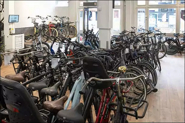 black bikes bike rentals amsterdam oud zuid