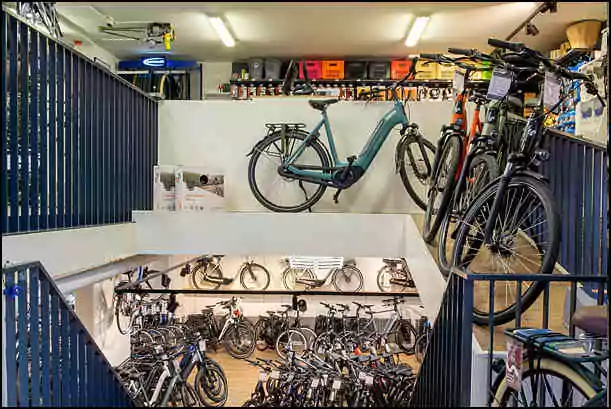 black bikes electric bike rentals amsterdam south zuidas