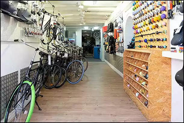 black bikes rental shop Rembrandtplein amsterdam