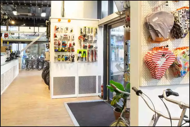 black bikes rental shop muiderpoort