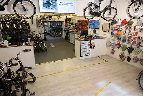 black bikes rentals wallen amsterdam center