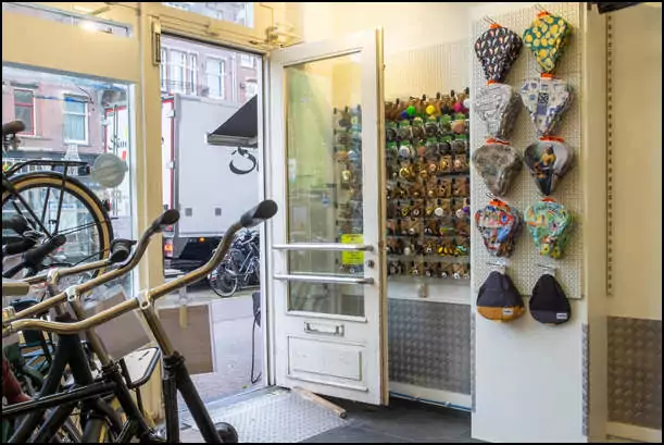 black bikes vondelpark bike accessoires