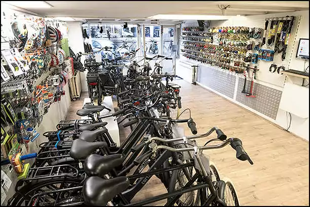 normal and electric bike rentals amsterdam city center