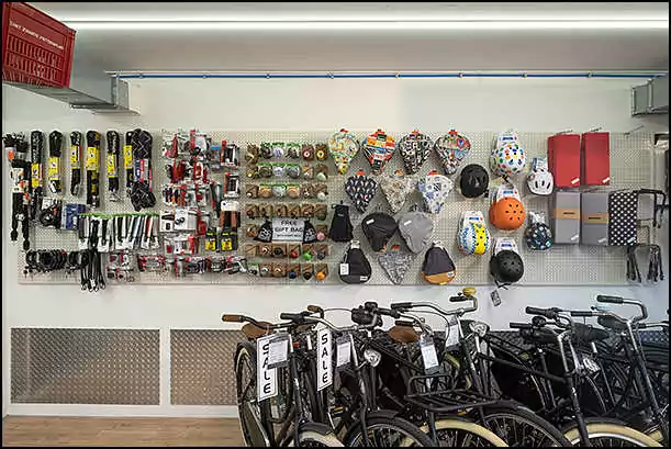 black bikes diemen rental accessoires