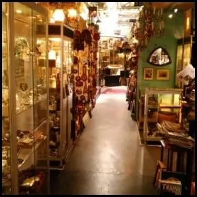 9: Antique Centre