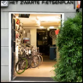 1: Black Bikes Falckstraat 47